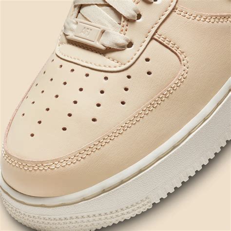 nike air beige gold
